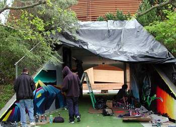 sous la bache